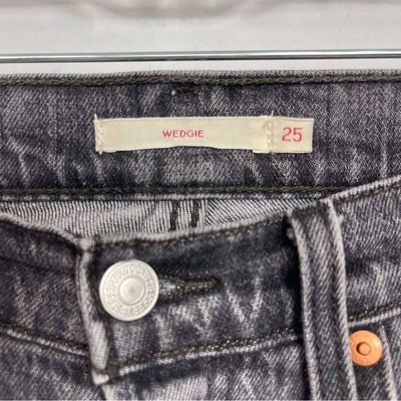 Levi's Premium Wedgie Icon Fit Jeans in Bite My Dust Gray High Waist Ankle 25 - Picture 10 of 16